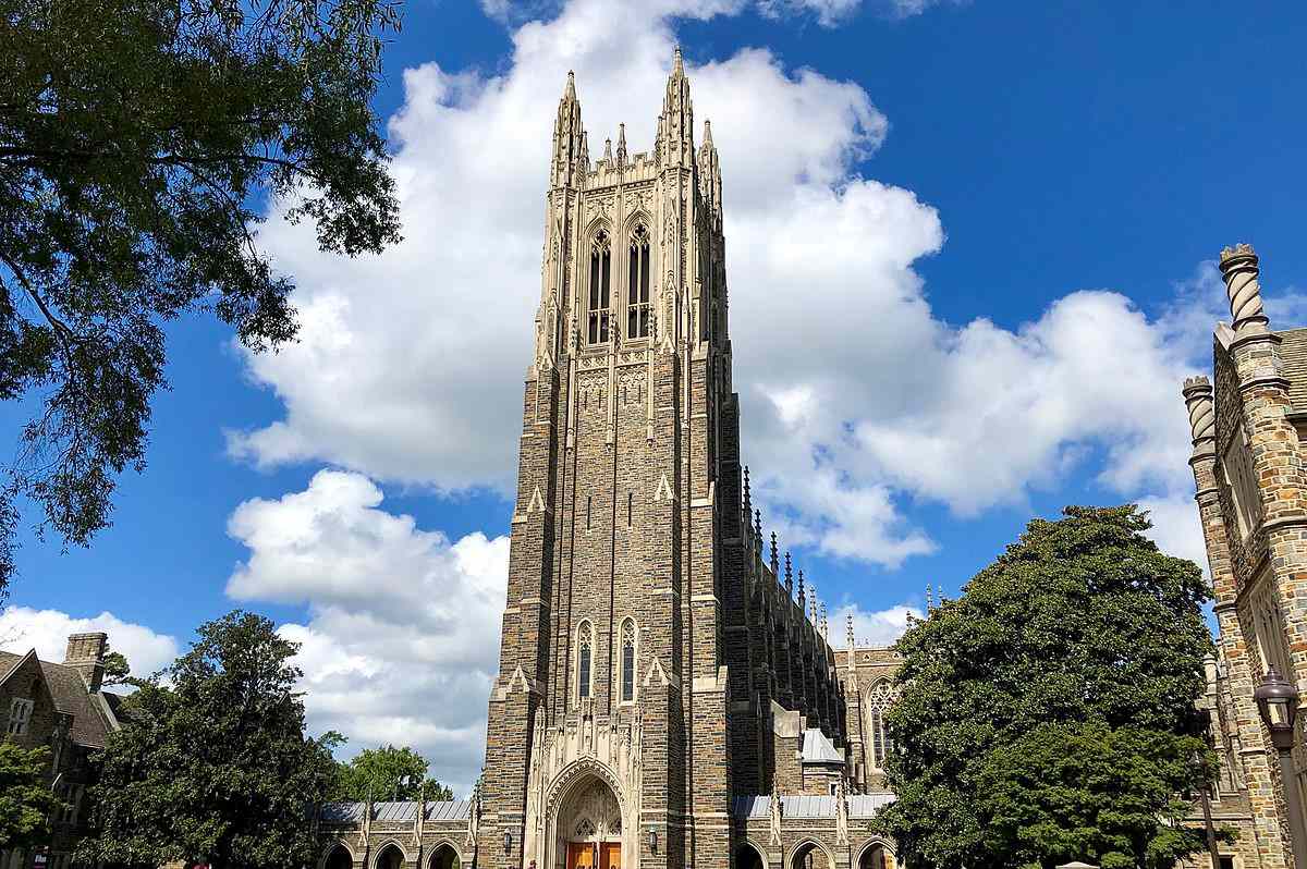 What happens during a Duke admissions interview?